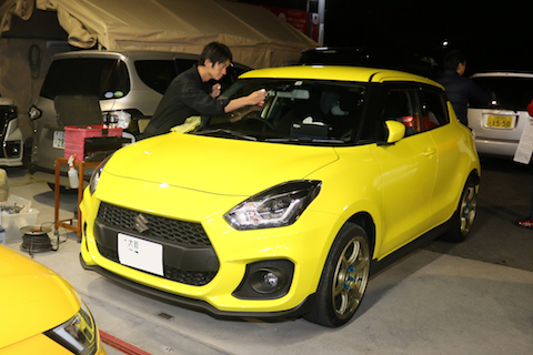 車のガラスが割れても、交換しないで修理出来る方法があります！