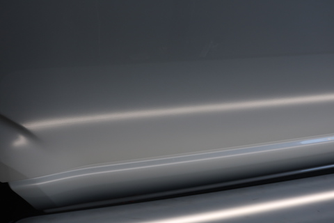 ハイエースの大きなヘコミ、塗装しないでヘコミを消します！直します！