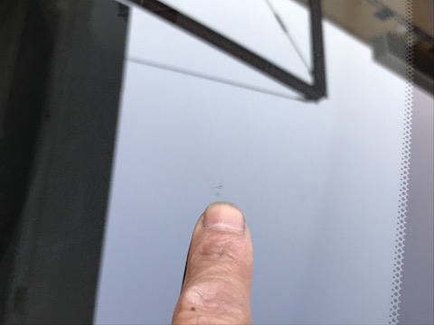 フロントガラスが割れていると、車検に合格しません！高額な交換より安価な修理をお勧めします！