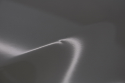 お客様おどろきの塗装しないヘコミ修理！アルミボンネットもお任せください。