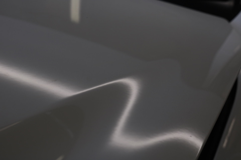 お客様おどろきの塗装しないヘコミ修理！アルミボンネットもお任せください。