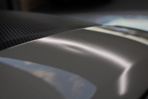 お客様おどろきの塗装しないヘコミ修理！アルミボンネットもお任せください。