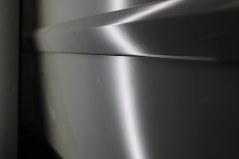 車のドアの大きなヘコミも、塗装しないデントリペアで直します！