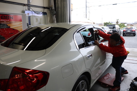 車の年内修理のご依頼殺到！12月のヘコミ修理はまだ間に合います！