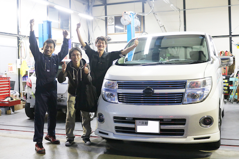 車のトランクにヘコミ。修理はデントリペアが一番綺麗に直ってお得！