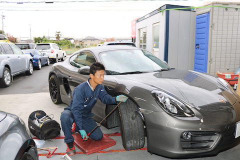 車のヘコミ修理、輸入車でも塗装しないで15分〜直る方法！