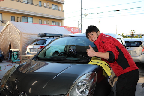 毎日営業し、車の急な飛び石でフロントガラスが割れても、即日修理！