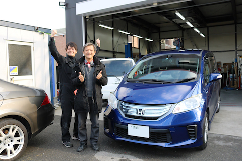 1/5より営業開始しました。休み中のフロントガラス飛び石被害を即日修理します！