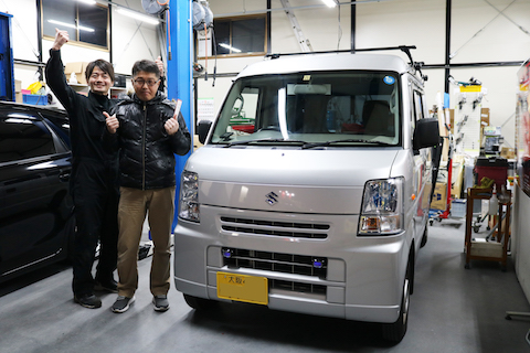 1/5より営業開始しました。休み中のフロントガラス飛び石被害を即日修理します！