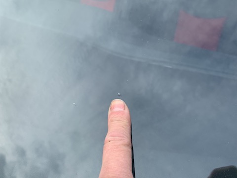 フロントガラス修理は、1/10以下で直せるウインドリペアが一番！