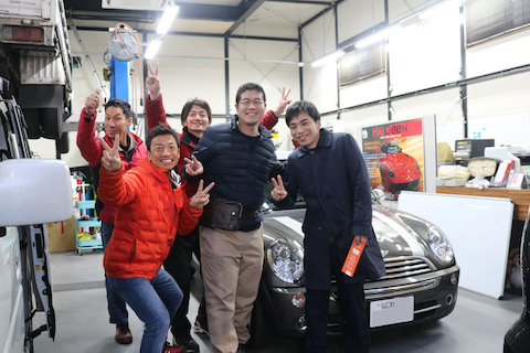 板金塗装で約8万円ほどするヘコミ修理が、デントリペアで1/3以下の価格！