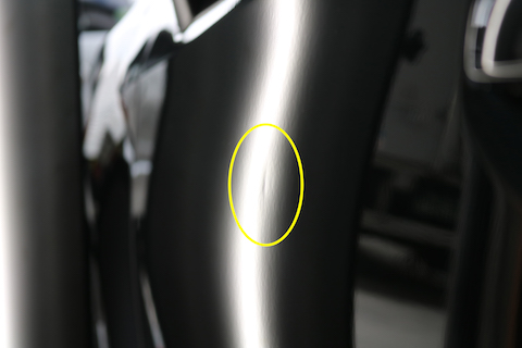 車の小さなヘコミは一度見つけると気になります！そのお悩みを15分で解決！！