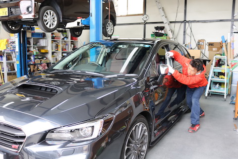 車の小さなヘコミは一度見つけると気になります！そのお悩みを15分で解決！！