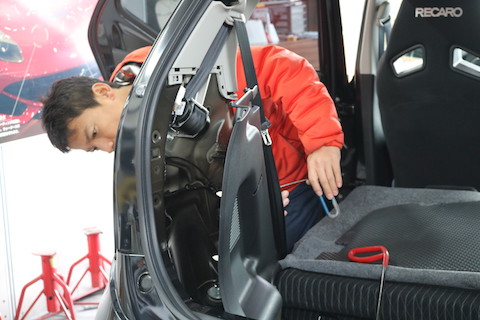 高速で1時間半！遠方でもヘコミ修理を任せたいと、嬉しいリピーター様のご依頼！