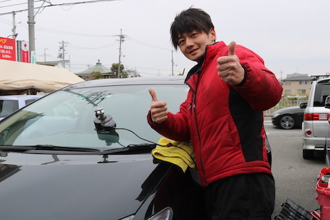 運転中の視界を妨げるフロントガラスの割れ、修理すれば目立たなくなります！