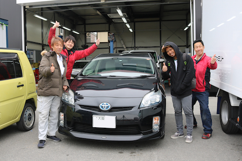 運転中の視界を妨げるフロントガラスの割れ、修理すれば目立たなくなります！