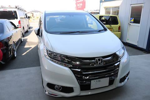 500円玉以上で交換となる飛び石の傷でも、デントスマイルは修理します！