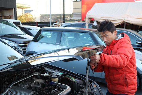 お客様の大事な愛車を、一番良いヘコミ方法で修理！