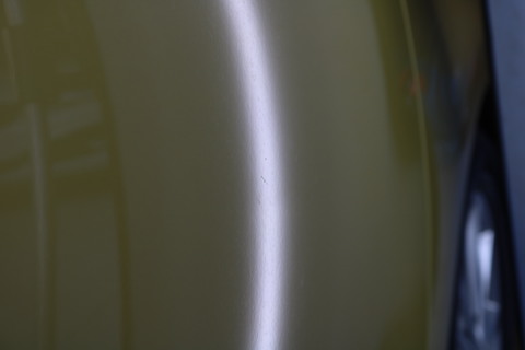 鈑金しなくても車のヘコミが直る！デントリペアとは？