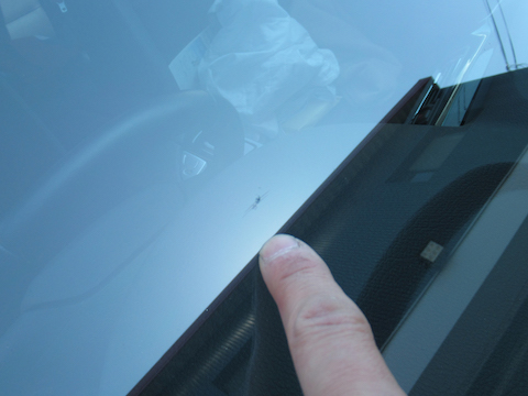 連休中でも、予約なくても、当日にフロントガラス修理可能です！