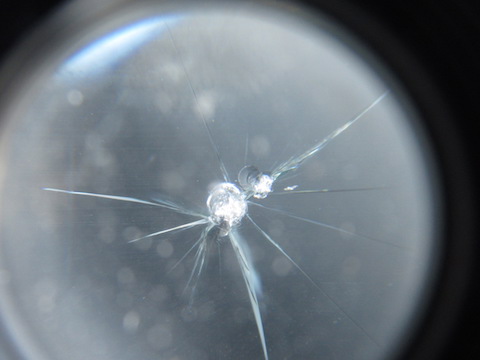 フロントガラス交換と言われた飛び石のひび割れ修理、お任せください！