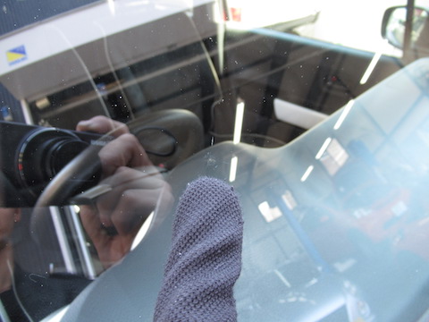 できないと断られるフロントガラスのひび割れを修理（リペア）する技術！