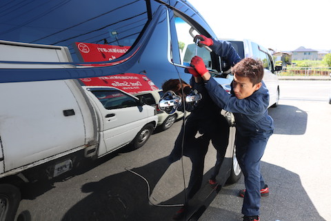 リピーター様もお気に入りの車のヘコミ直し！