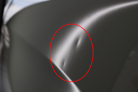 駐車場であてられてヘコミ複数！修理跡を残さないデントリペアで完治！