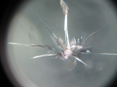 フェラーリ488GTBのフロントガラスに飛び石でひび割れた傷も直せます！