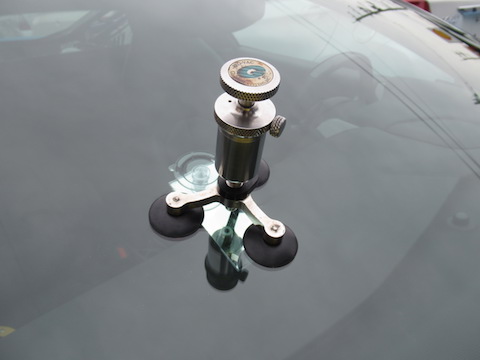 フェラーリ488GTBのフロントガラスに飛び石でひび割れた傷も直せます！