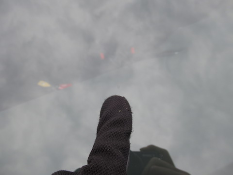 フェラーリ488GTBのフロントガラスに飛び石でひび割れた傷も直せます！