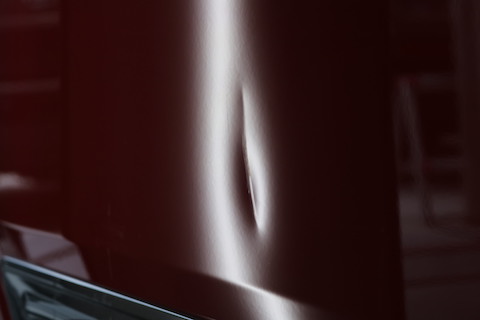 大きなヘコミでも鈑金・塗装しないデントリペア！