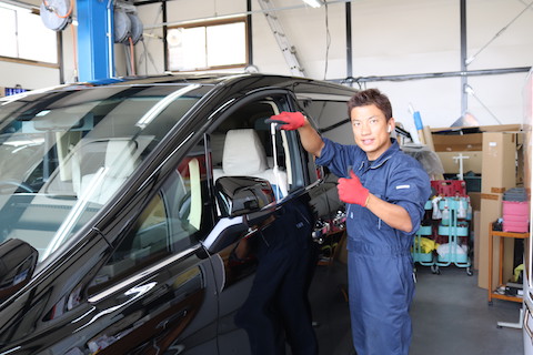 長いヘコミも塗装しないデントリペアで解決！