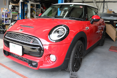  車のヘコミのご相談はお気軽にお問い合わせください！