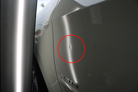 簡単そうで出来ないデントリペアというヘコミ直し。