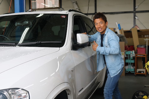 簡単そうで出来ないデントリペアというヘコミ直し。