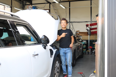 BMW ミニのヘコミ修理、大きくてもデントリペアで即時解決！