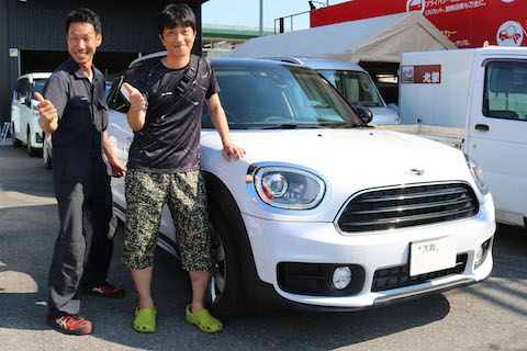 BMW ミニのヘコミ修理、大きくてもデントリペアで即時解決！