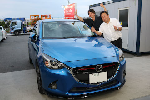 フロントガラスの飛び石の傷、100円玉を超えて修理出来ない傷を直します！