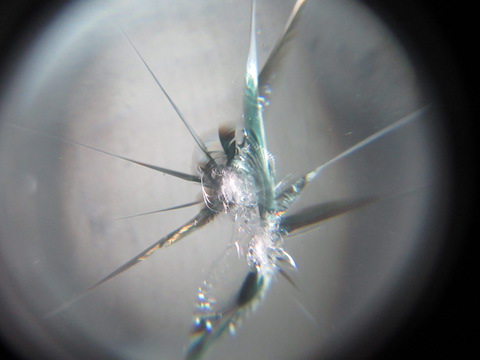 100円玉以上、2個重なったフロントガラスのヒビ割れは直せないと断られた傷を治します！