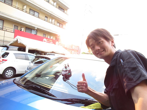 フロントガラスの飛び石の傷、100円玉を超えて修理出来ない傷を直します！