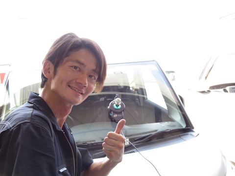 飛び石被害は、早期修理でフロントガラスの交換を防止！