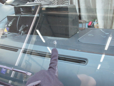 キャンピングカーなどのフロントガラス修理もお任せください。