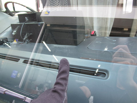 キャンピングカーなどのフロントガラス修理もお任せください。