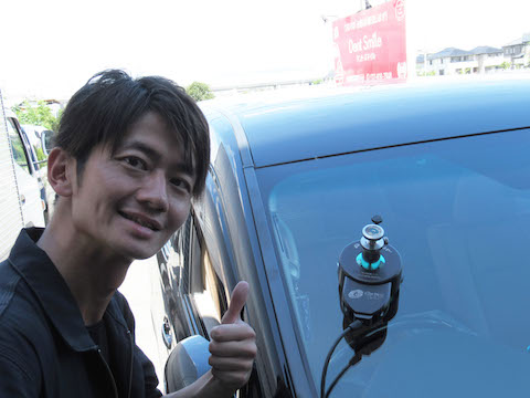 フロントガラスの飛び石の傷・割れは放置すれば伸びます！