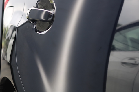 そのヘコミ、1時間以内で直します！驚きのデントリペア技術とは？