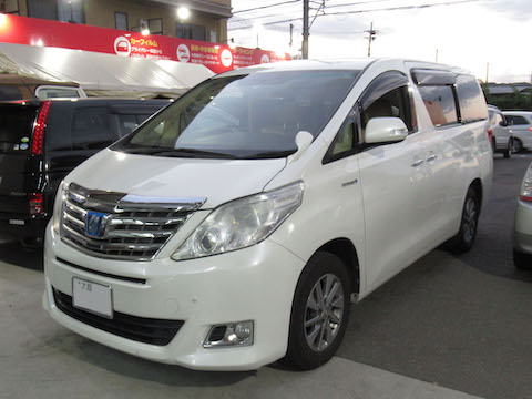 フロントガラス修理時間はたったの45分、費用も15,000円！