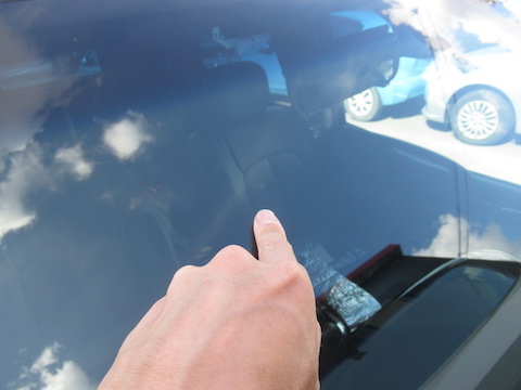 フロントガラスの飛び石修理、限界を超えても修理します！