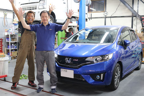 車のヘコミが跡形もなく消えて笑顔になる修理方法があります！