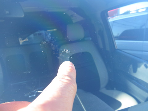 フロントガラスのヒビを伸ばさない、車検合格100%、綺麗に補修できるウインドリペア！